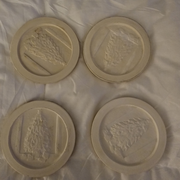 Four Ready to Paint Christmas Tree Coasters - Picture 2 of 3